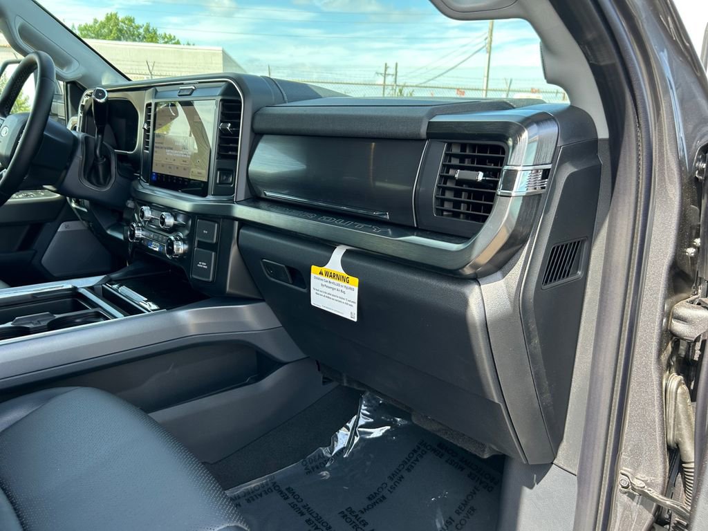 New 2025 Ford F250 Lariat image 27