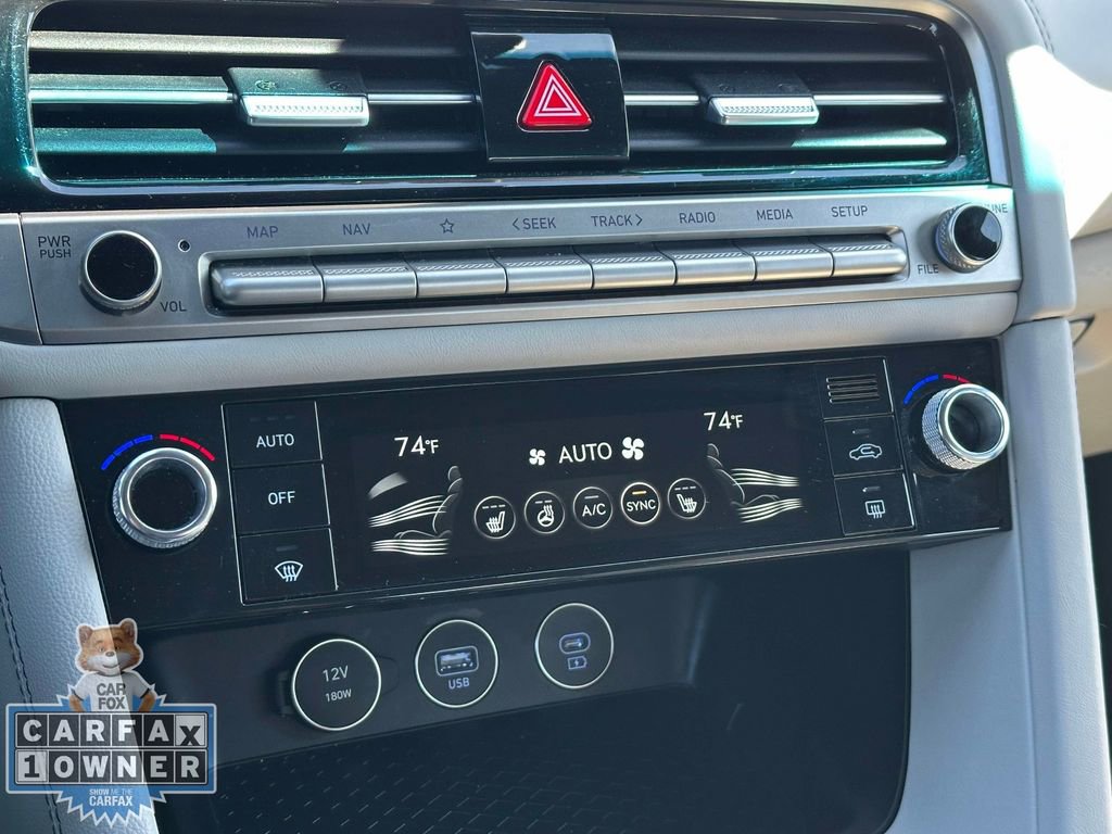 Used 2025 Genesis G70 2.5T image 31