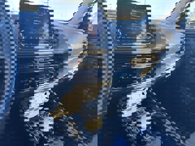 Used 2025 Nissan Rogue SV image 7