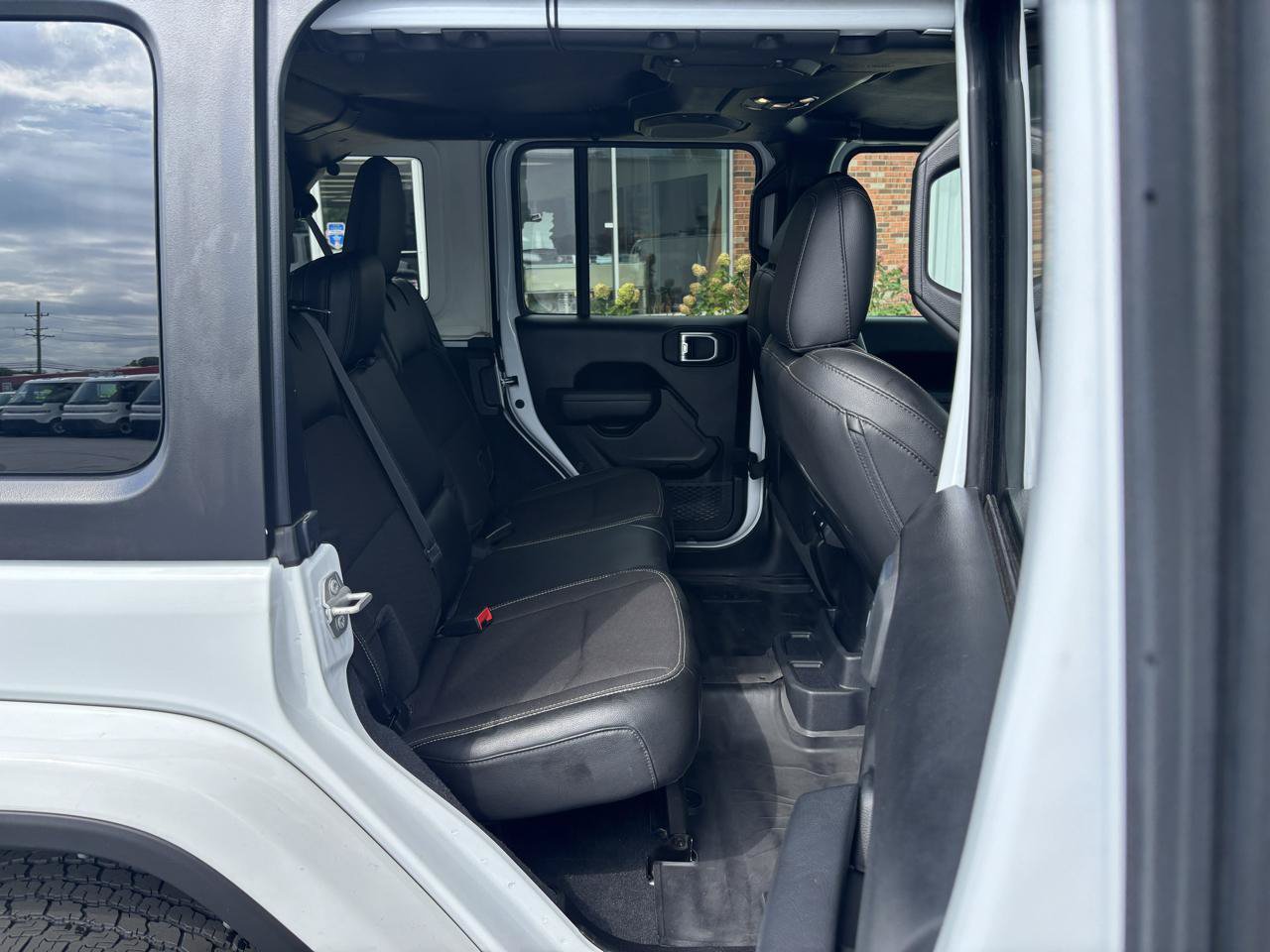 Used 2023 Jeep Wrangler Unlimited Sport AWD/4WD image 13
