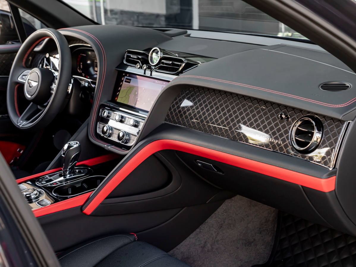 Certified 2025 Bentley Bentayga AWD/4WD image 39