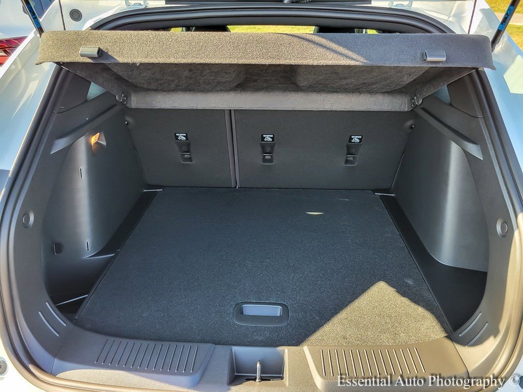New 2026 Chevrolet Trax RS w/ Sunroof Package image 17