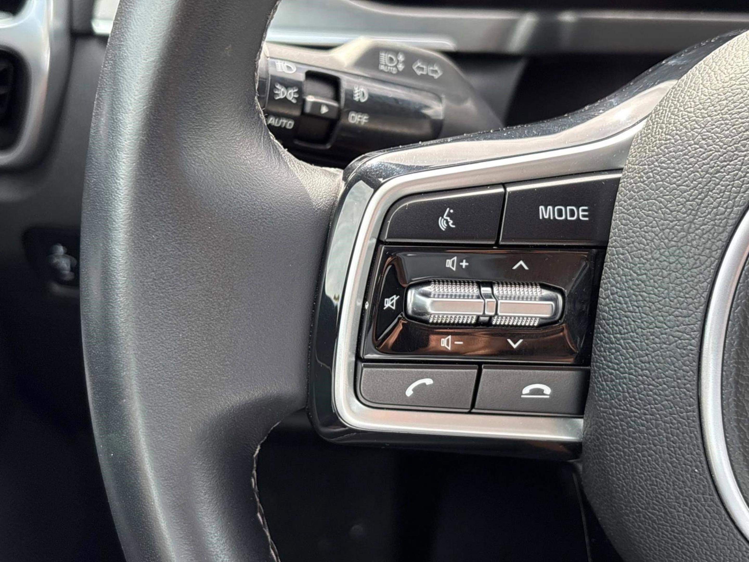 Used 2023 Kia Sorento SX image 30