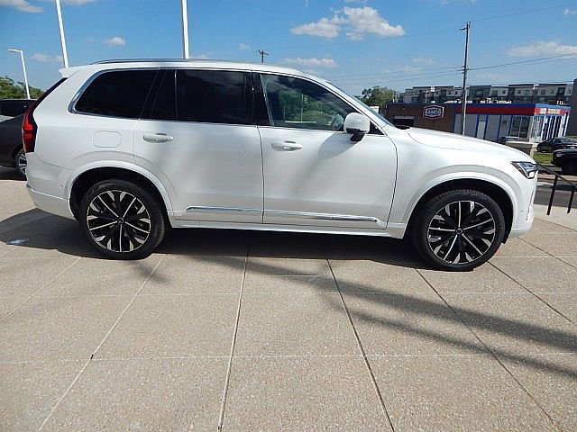 Certified 2025 Volvo XC90 T8 Plus w/ Protection Package Premier image 7