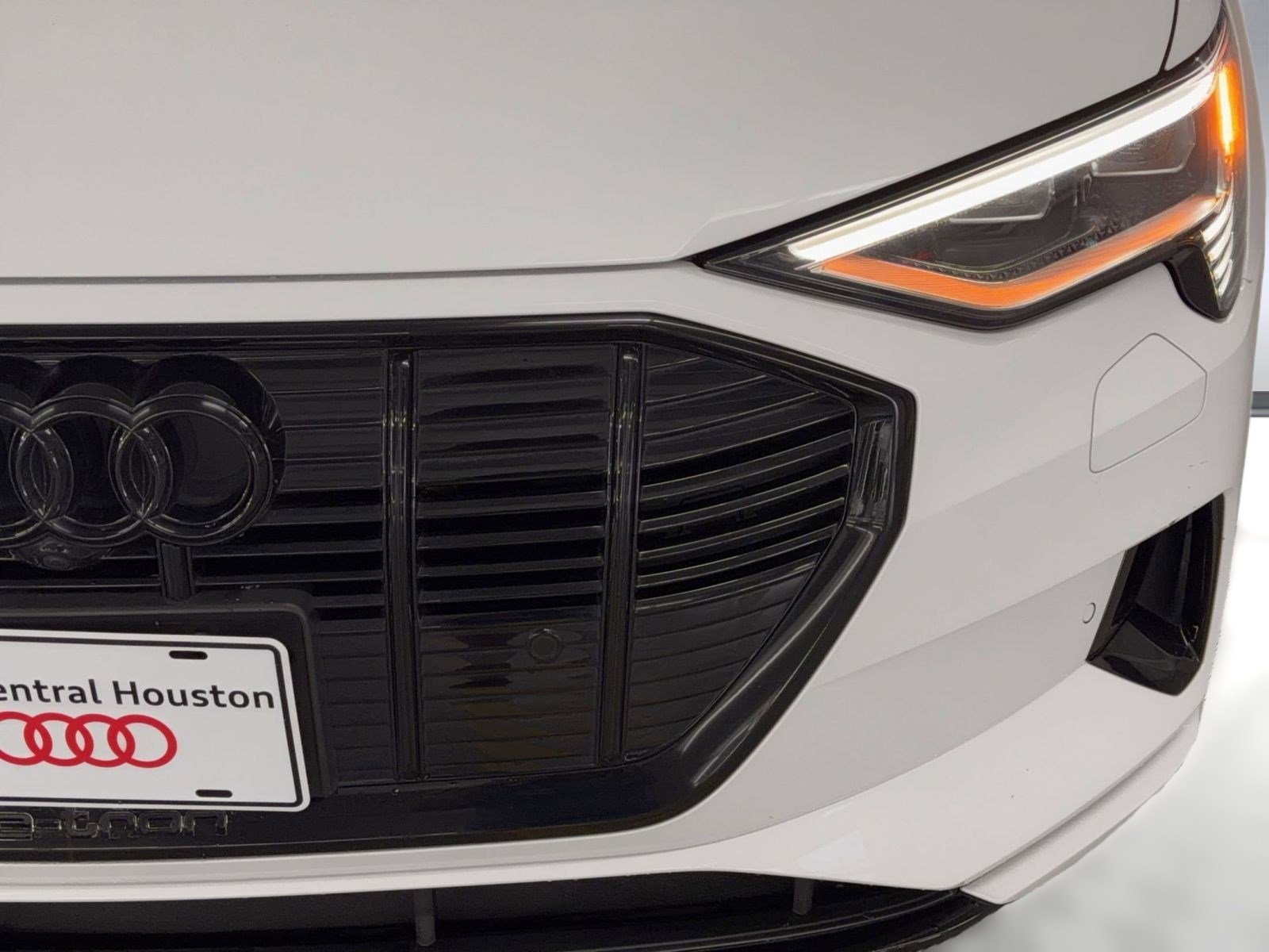 Used 2023 Audi e-tron Premium Plus AWD/4WD image 11