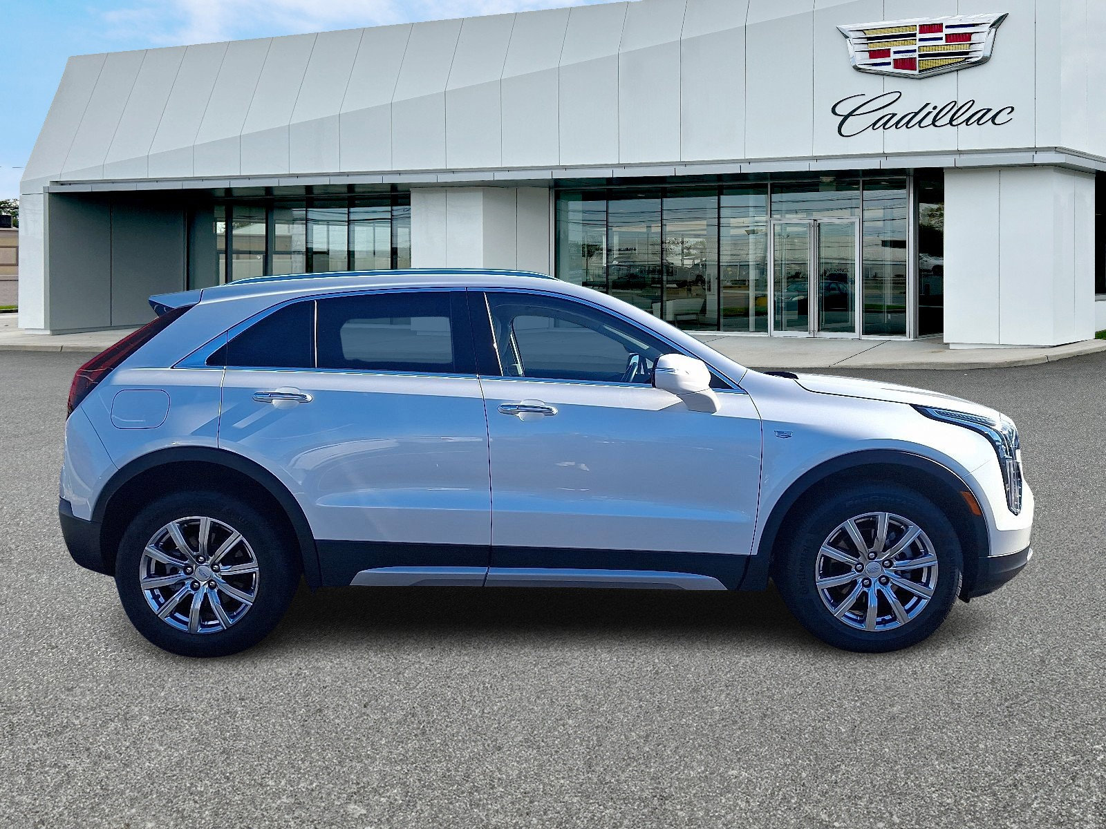 Certified 2021 Cadillac XT4 Premium Luxury w/ Cold Weather Package image 6