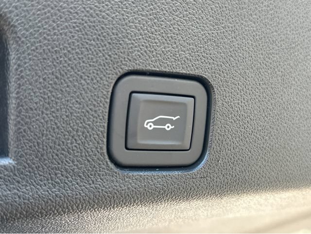 New 2026 GMC Acadia Denali Ultimate w/ LPO, Floor Liner Package AWD/4WD image 13