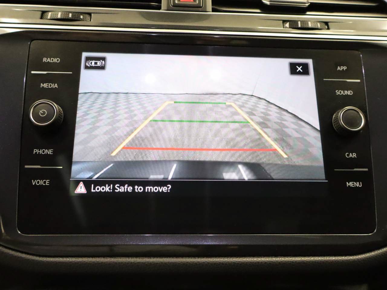 Certified 2023 Volkswagen Tiguan SE w/ Panoramic Sunroof Package FWD image 12