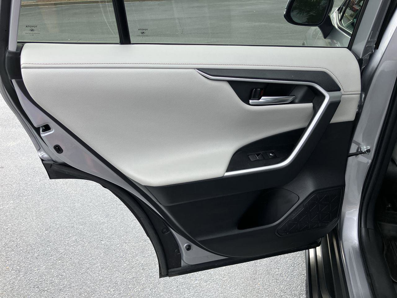 Used 2024 Toyota RAV4 Limited image 24