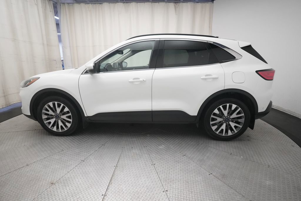 Used 2020 Ford Escape Titanium AWD/4WD image 24
