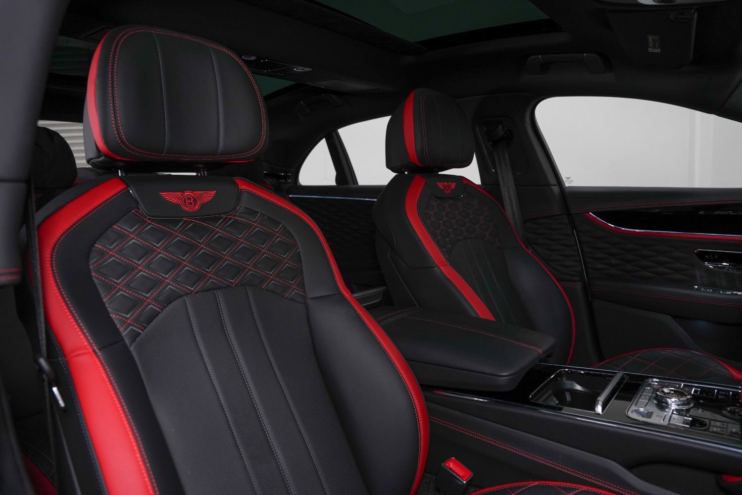 Used 2024 Bentley Flying Spur W12 image 27