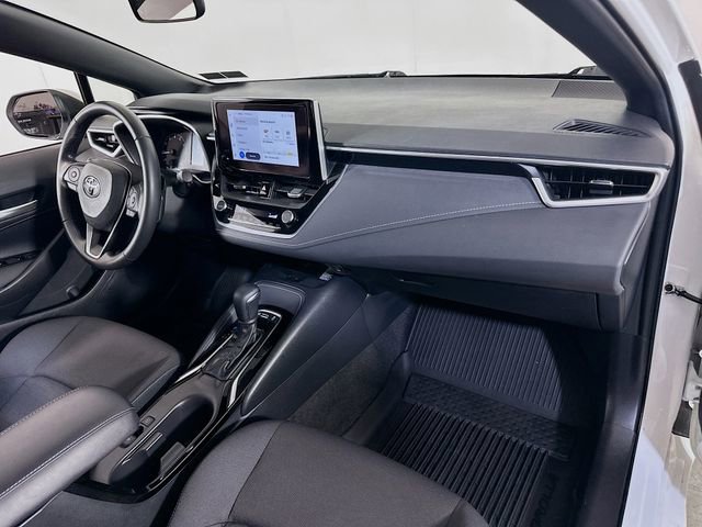 Used 2025 Toyota Corolla SE w/ SE Package image 10