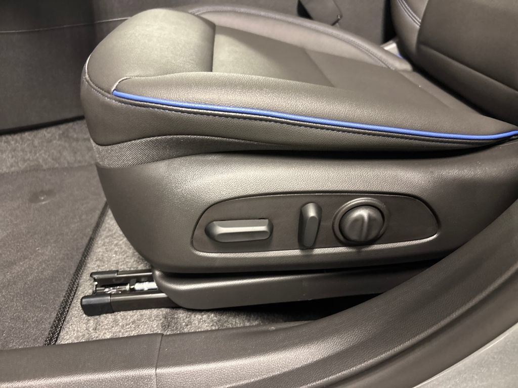 New 2026 Buick Envista Sport Touring w/ Convenience I Package FWD image 24