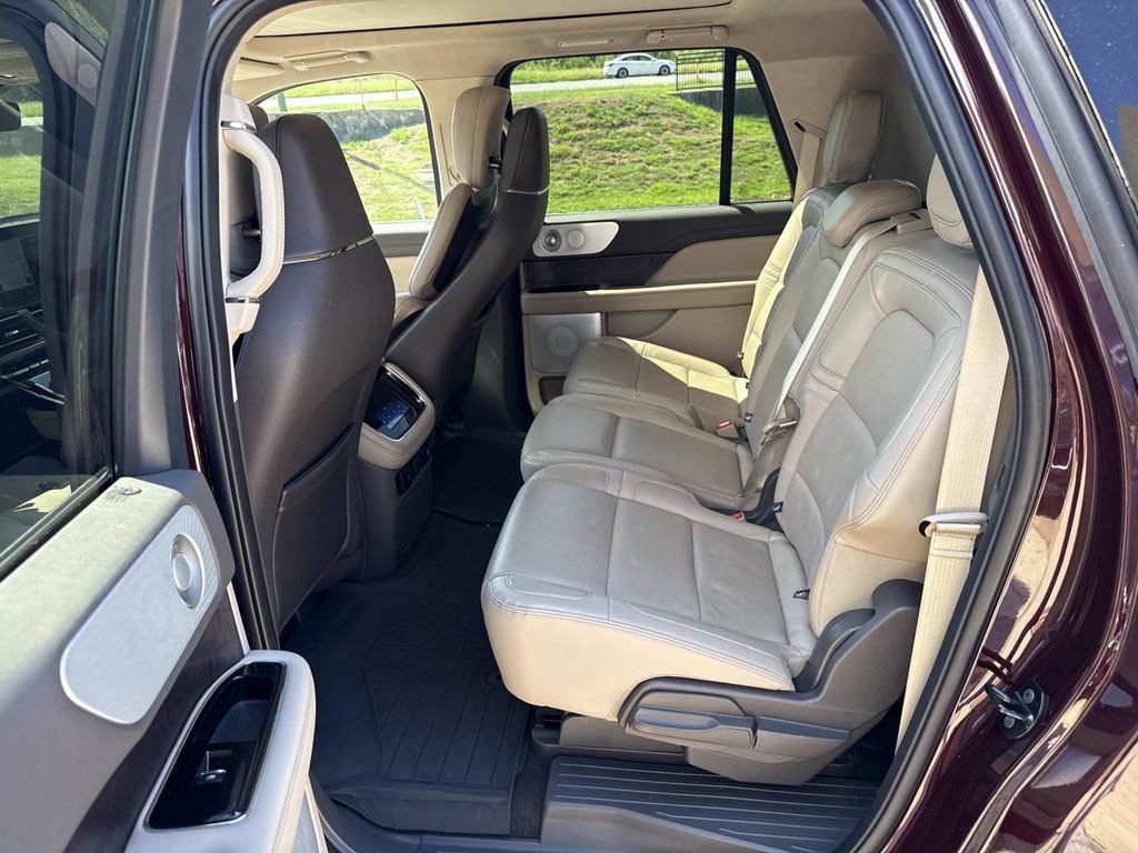 Used 2024 Lincoln Navigator L Reserve AWD/4WD image 9