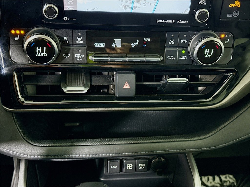 Certified 2020 Toyota Highlander XLE image 10
