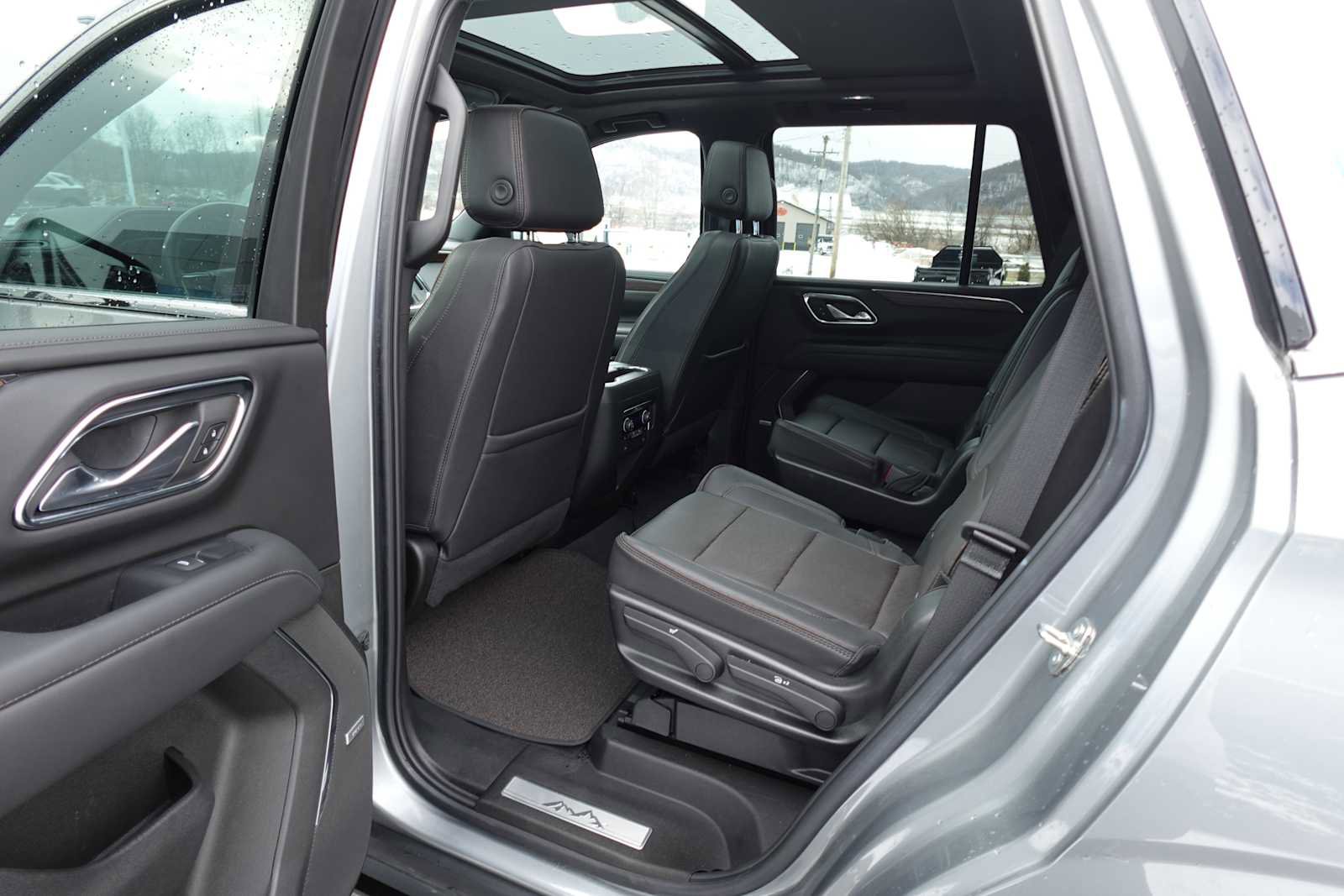 Used 2023 Chevrolet Tahoe High Country w/ Premium Package image 27