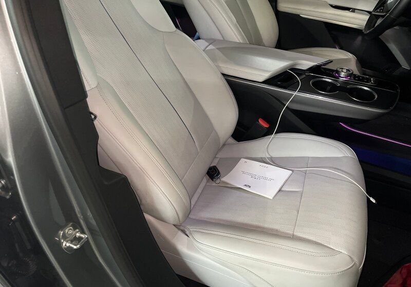 Used 2024 Cadillac Lyriq Sport AWD/4WD image 8