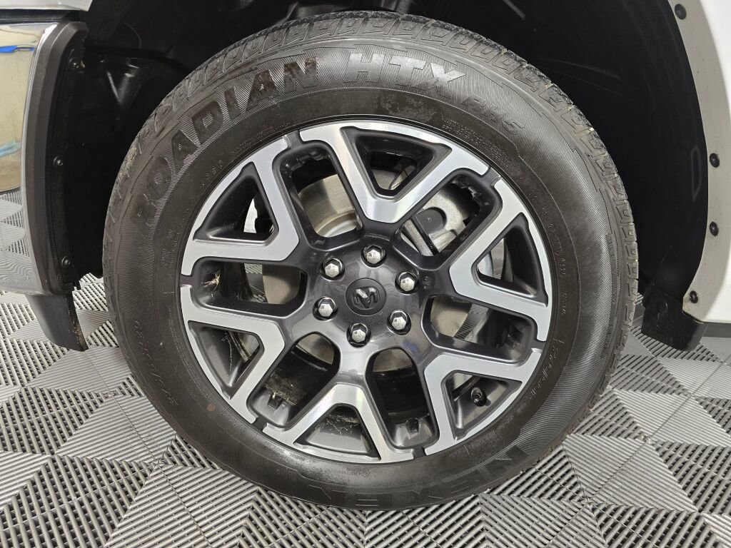 Used 2025 RAM 1500 Laramie image 9