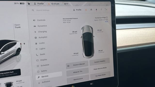 Used 2023 Tesla Model 3 Standard Range image 28