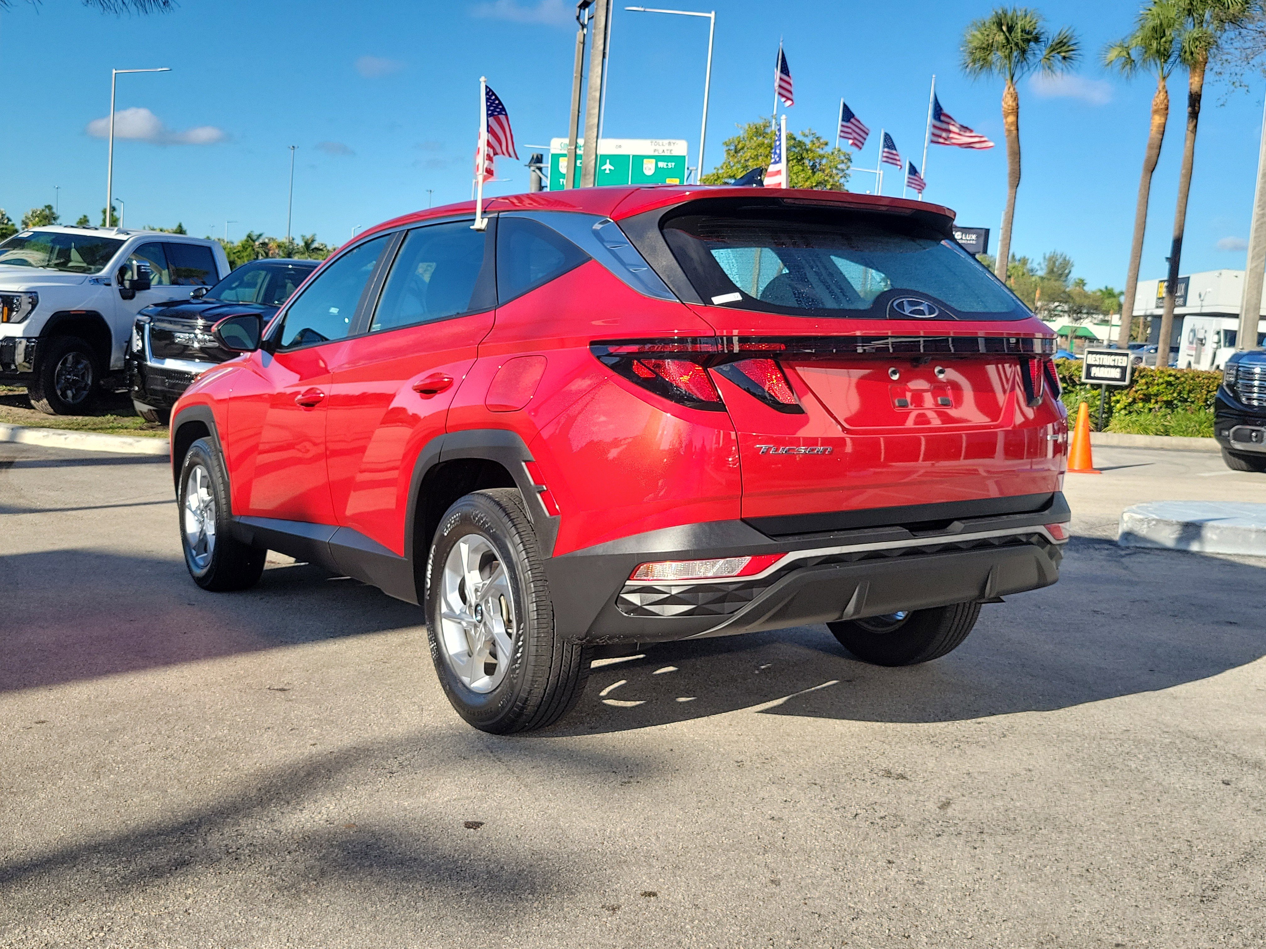 Used 2023 Hyundai Tucson SE image 7