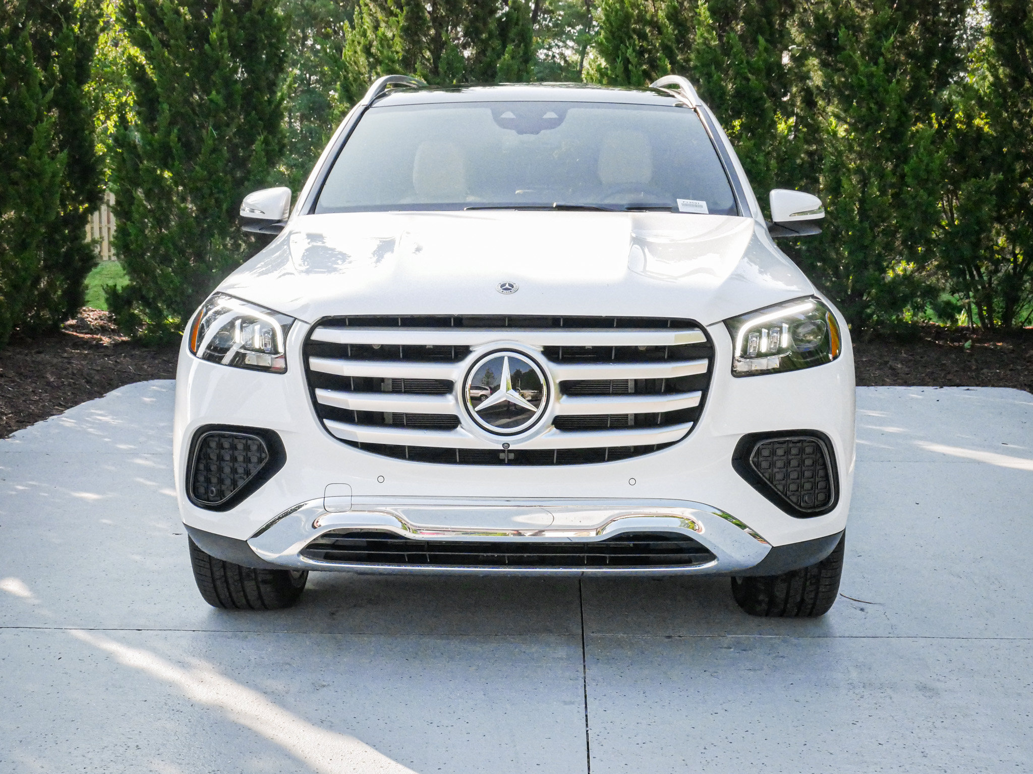 Used 2025 Mercedes-Benz GLS 450 4MATIC image 3