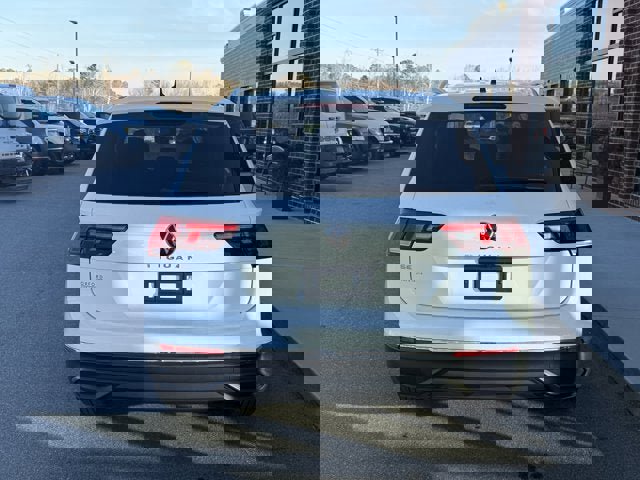 Used 2022 Volkswagen Tiguan SE image 4