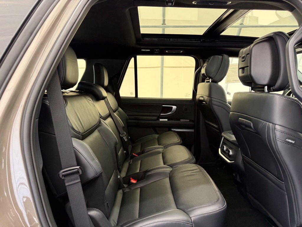 New 2027 Ford Expedition Platinum w/ Stealth Appearance Package AWD/4WD image 31