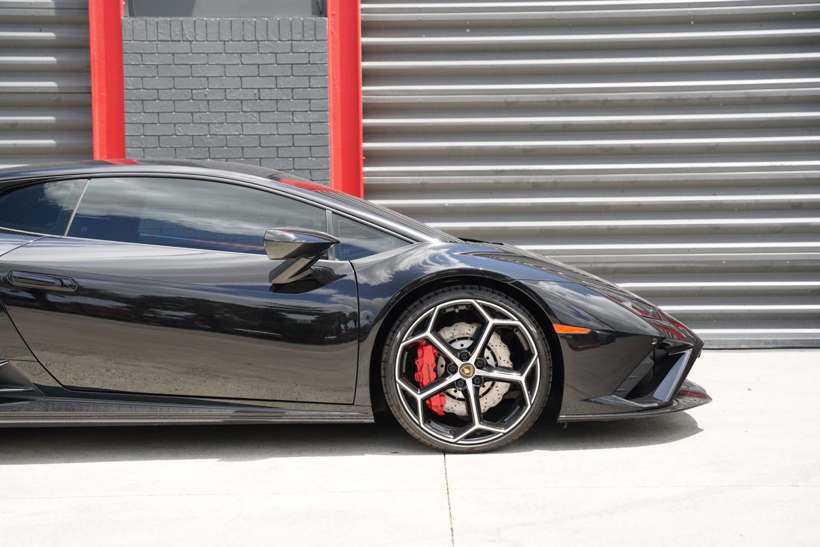 Used 2021 Lamborghini Huracan EVO image 4
