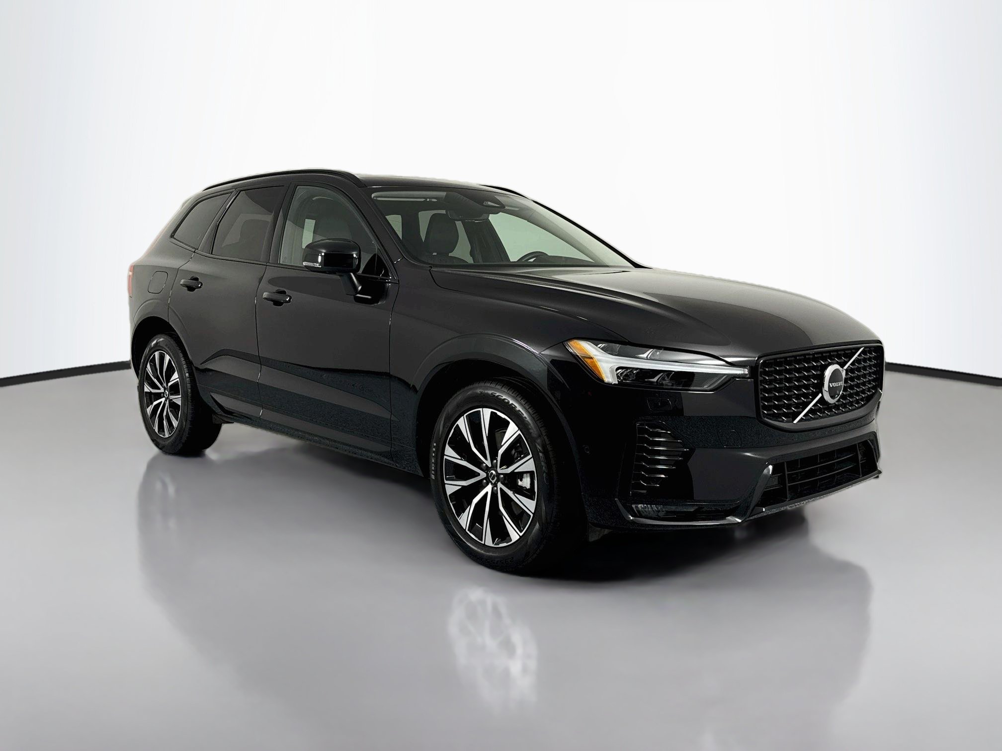 Used 2024 Volvo XC60 B5 Plus w/ Protection Package Premier AWD/4WD image 3