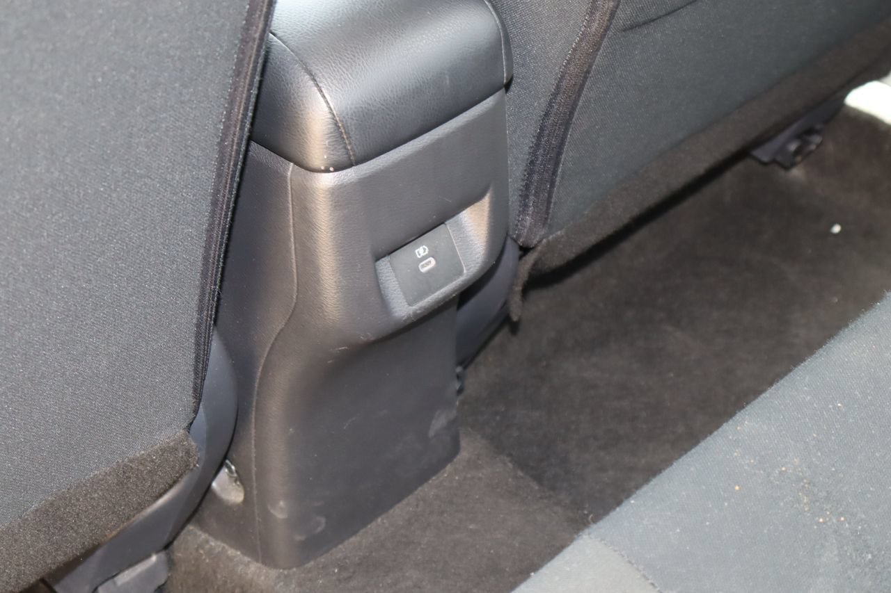 Used 2024 Nissan Versa SV FWD image 17