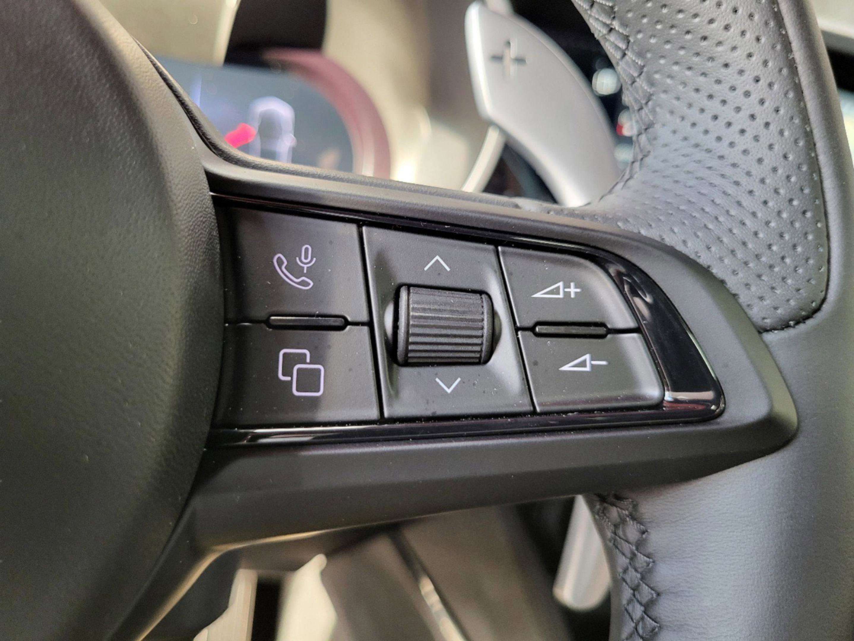 New 2025 Alfa Romeo Stelvio Sprint image 40