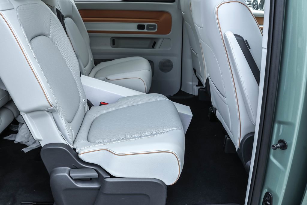 New 2025 Volkswagen ID. Buzz 1st Edition image 36