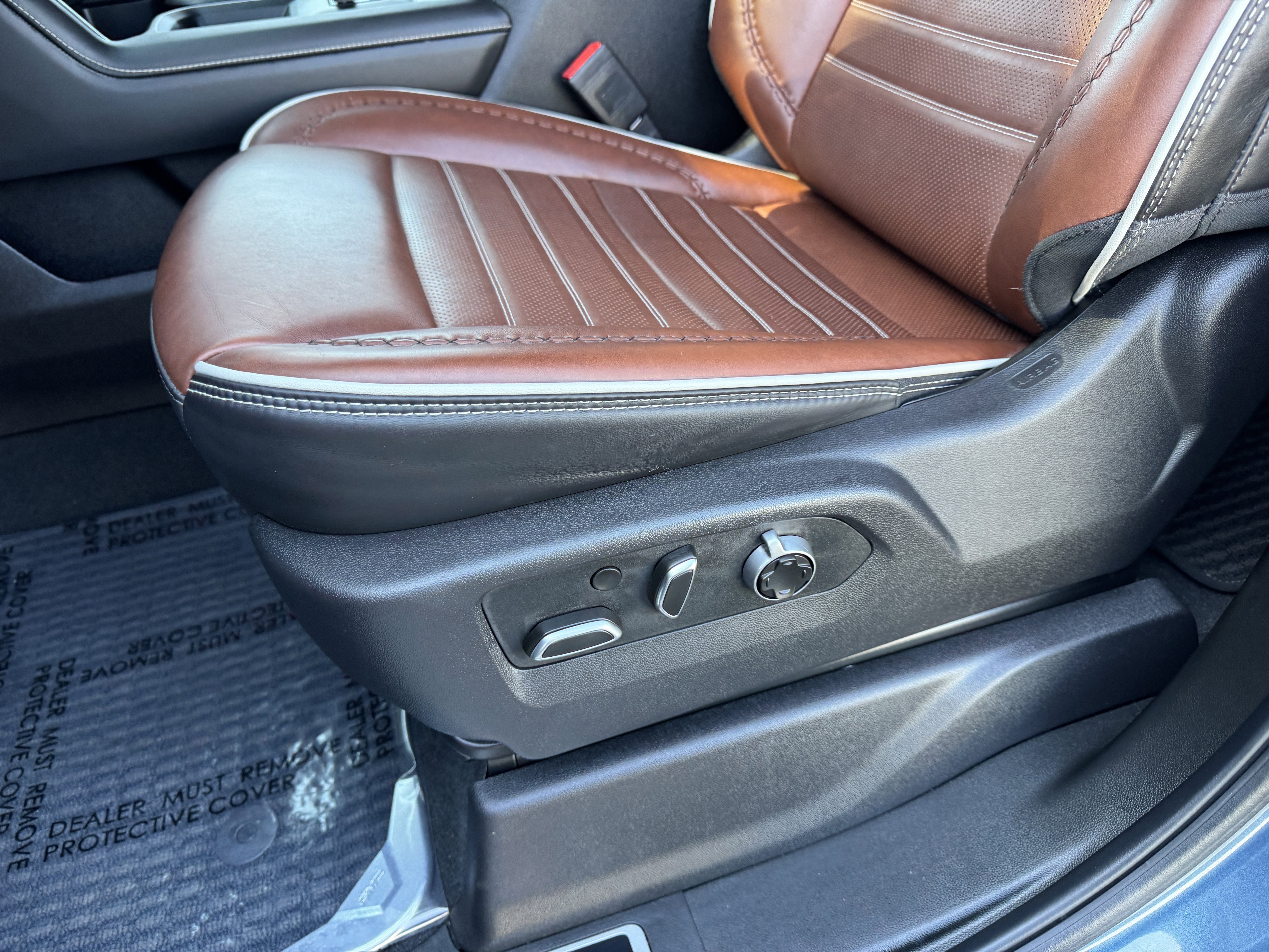 Used 2025 GMC Sierra 2500 Denali Ultimate w/ Max Trailering Package image 14