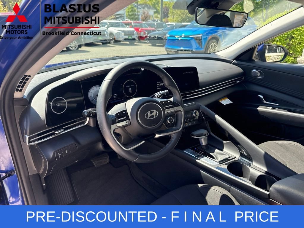 Used 2024 Hyundai Elantra SEL w/ Convenience Package FWD image 11