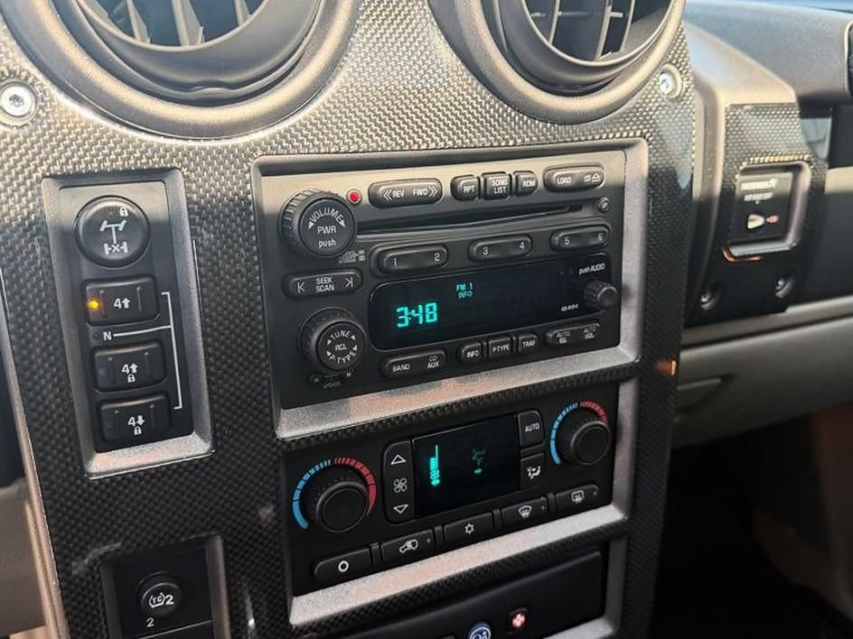 Used 2004 HUMMER H2 w/ Preferred Equipment Group AWD/4WD image 12