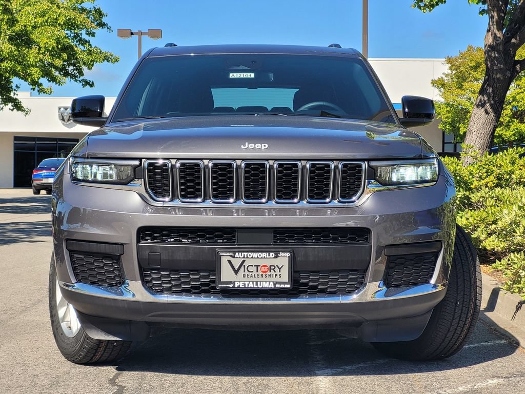 Used 2024 Jeep Grand Cherokee L Laredo AWD/4WD image 2