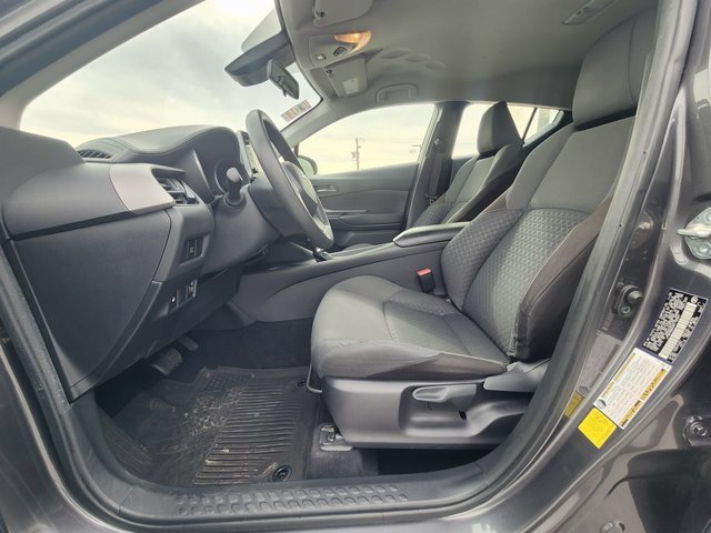 Used 2021 Toyota C-HR XLE image 10