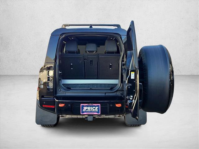 Used 2023 Land Rover Defender 90 X AWD/4WD image 7