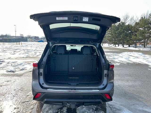 Certified 2024 Toyota Highlander XLE image 20