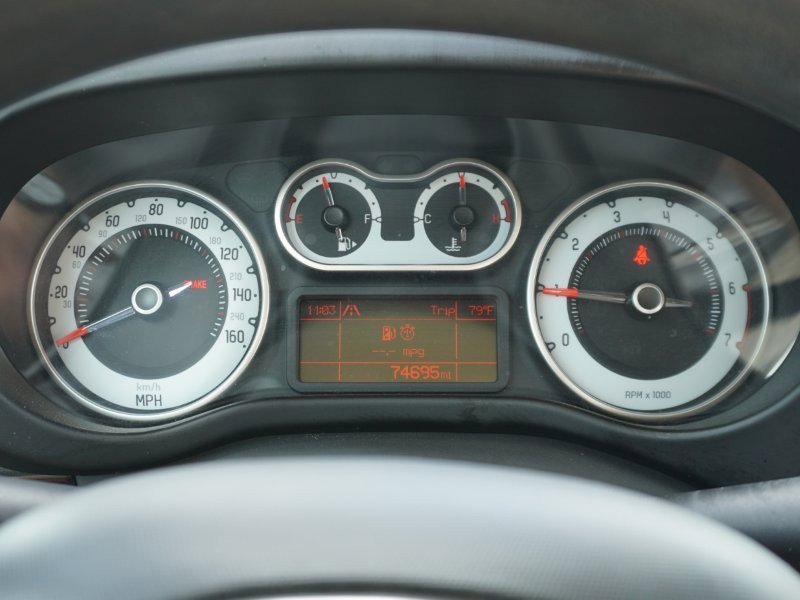 Used 2014 FIAT 500L Pop image 25