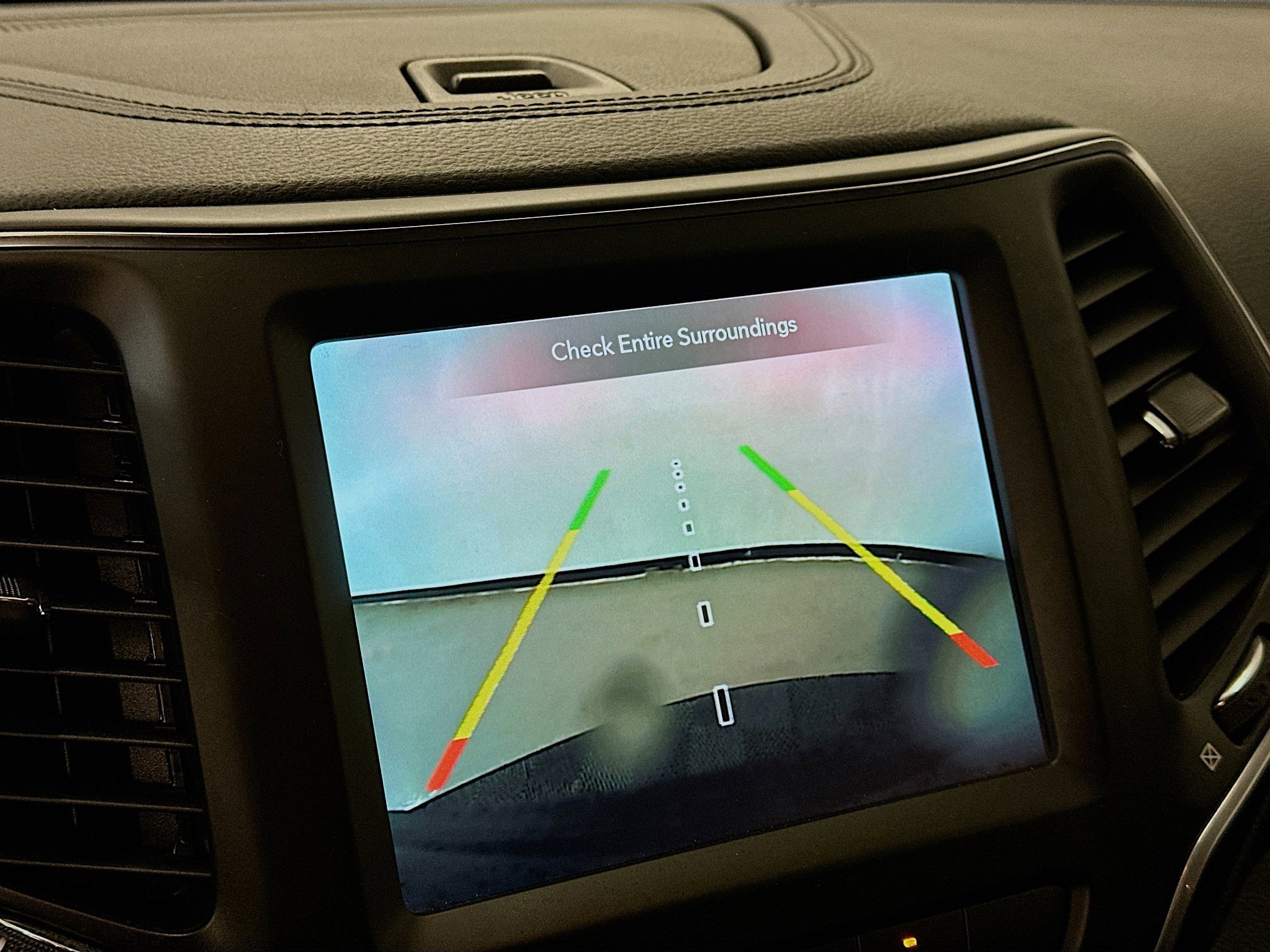 Used 2023 Jeep Cherokee Altitude Lux image 23