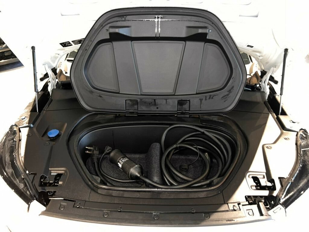 Used 2023 Volvo C40 P8 Recharge Plus AWD/4WD image 9