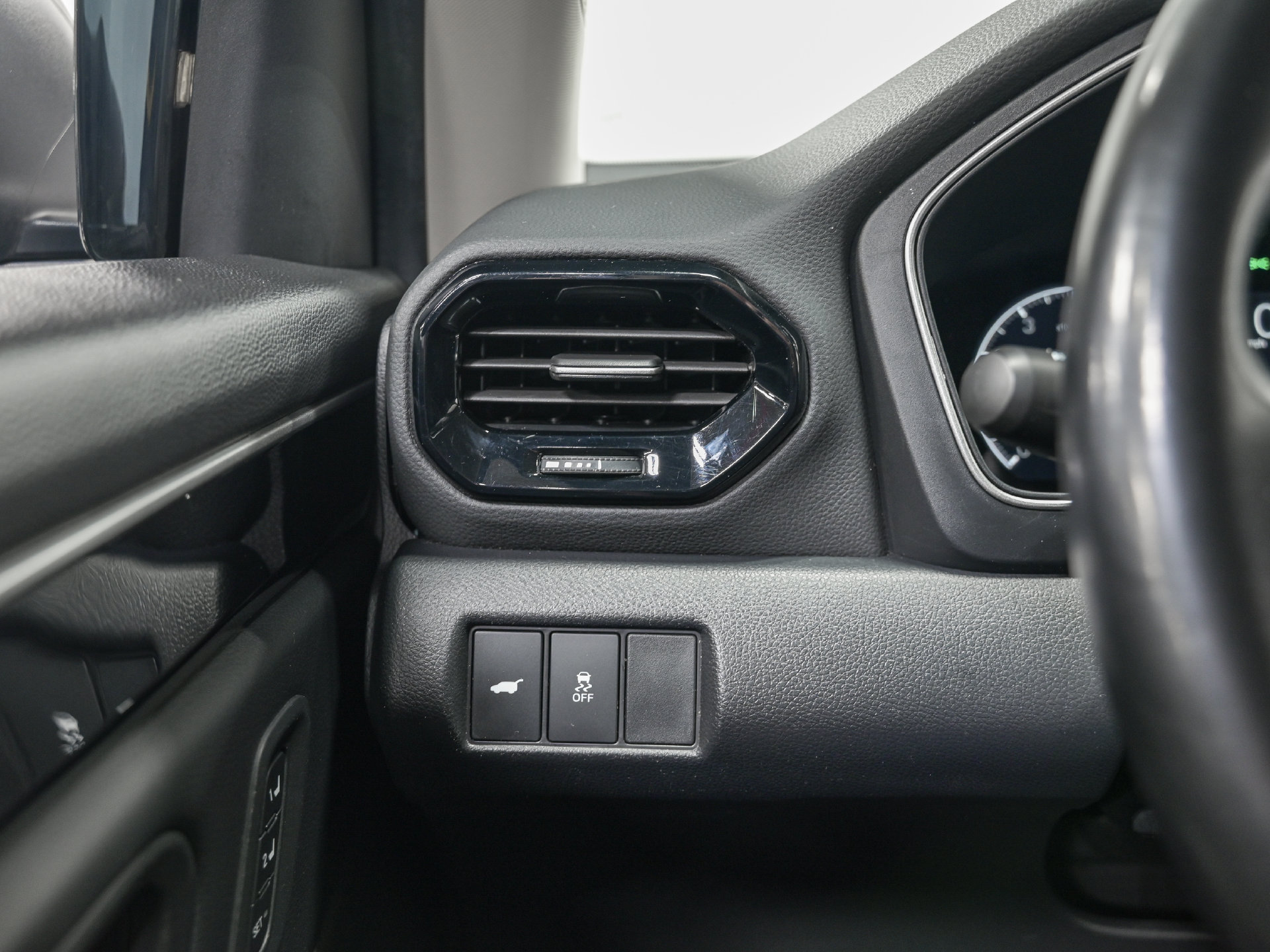 Used 2025 Honda Pilot EX-L image 18