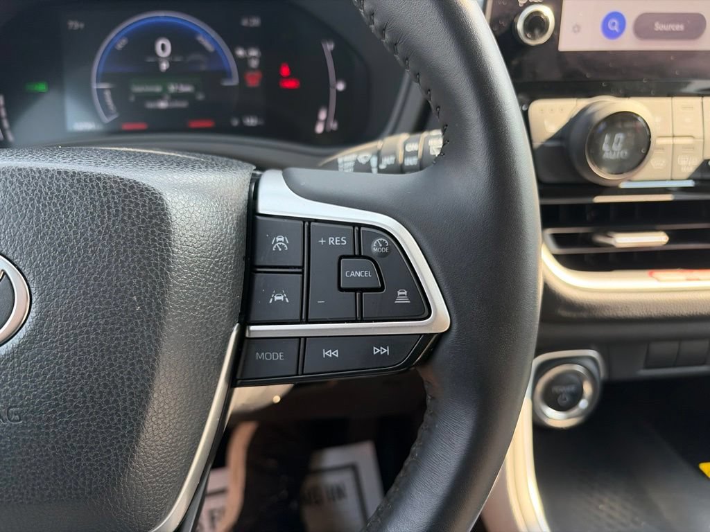 Used 2025 Toyota Grand Highlander AWD Hybrid image 29
