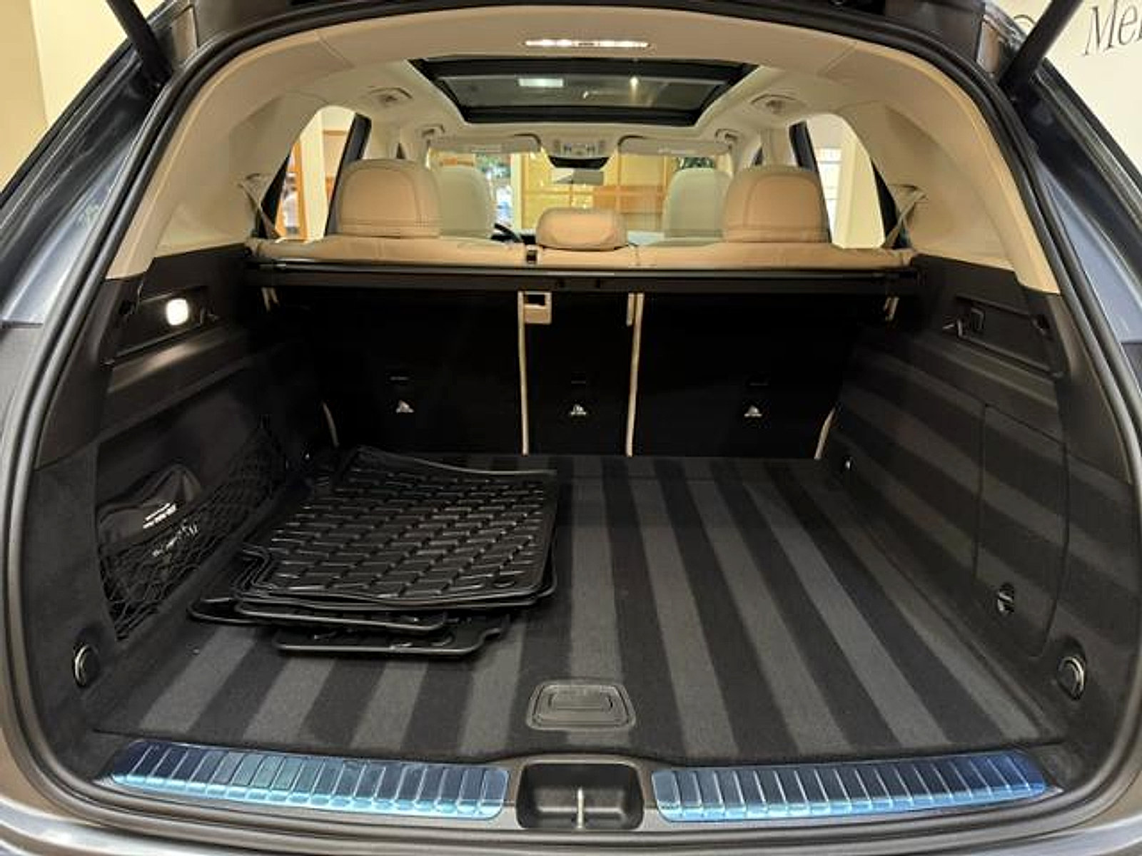 Certified 2025 Mercedes-Benz GLE 350 4MATIC image 37