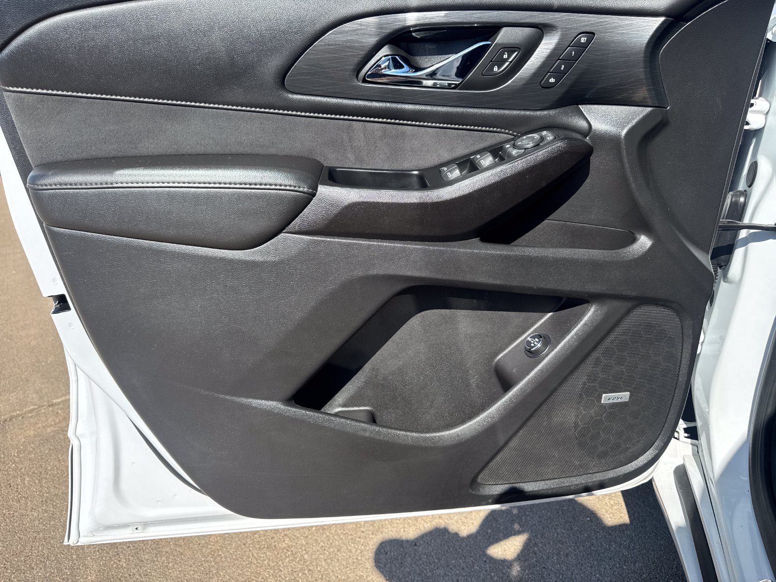 Used 2023 Chevrolet Traverse High Country w/ LPO, Floor Liner Package AWD/4WD image 21
