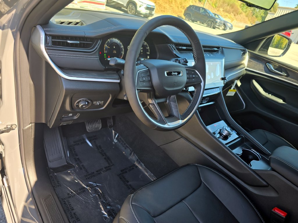 New 2027 Jeep Grand Cherokee L Limited AWD/4WD image 24
