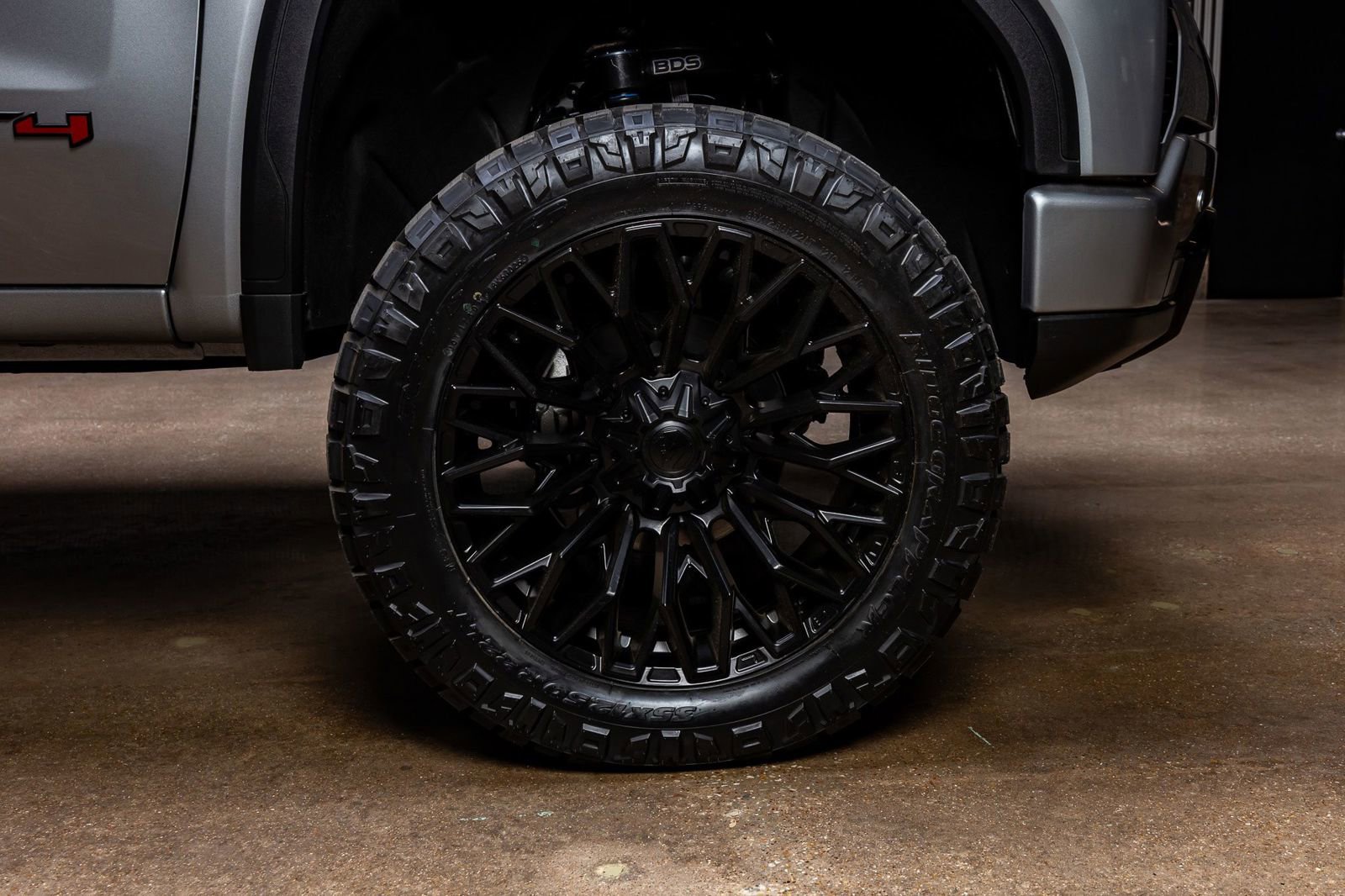 Used 2025 GMC Sierra 1500 AT4 w/ AT4 Premium Package image 12