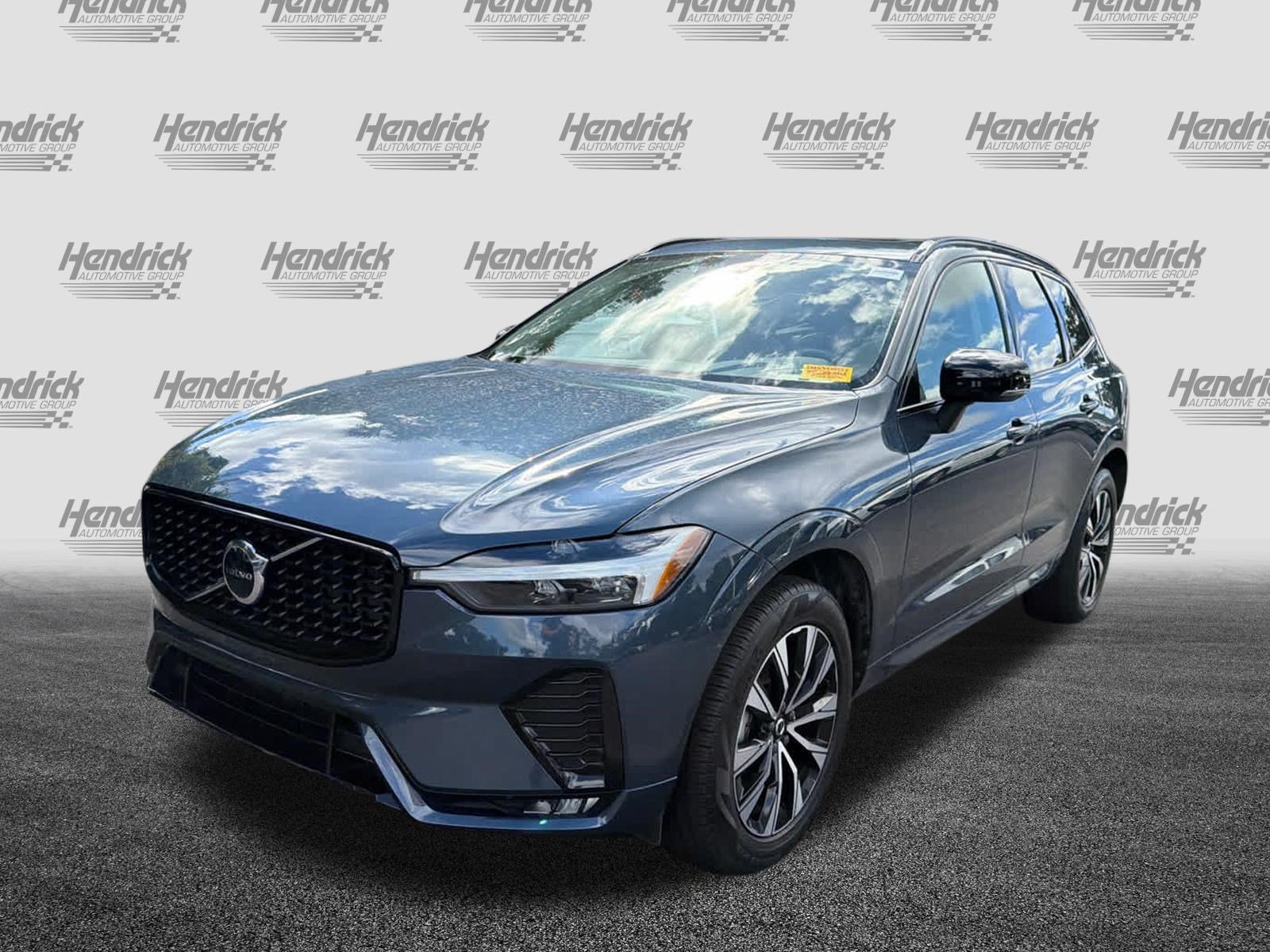 Used 2024 Volvo XC60 B5 Core w/ Protection Package Premier AWD/4WD image 8