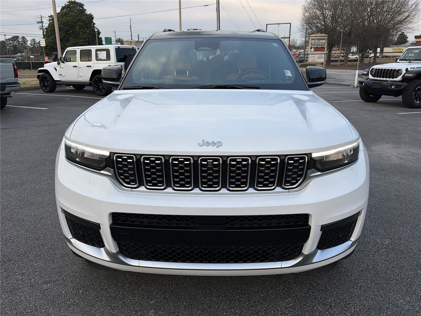 Used 2024 Jeep Grand Cherokee L Summit image 3